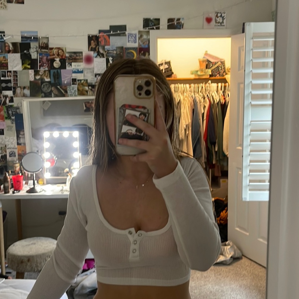 white button crop top long sleeve